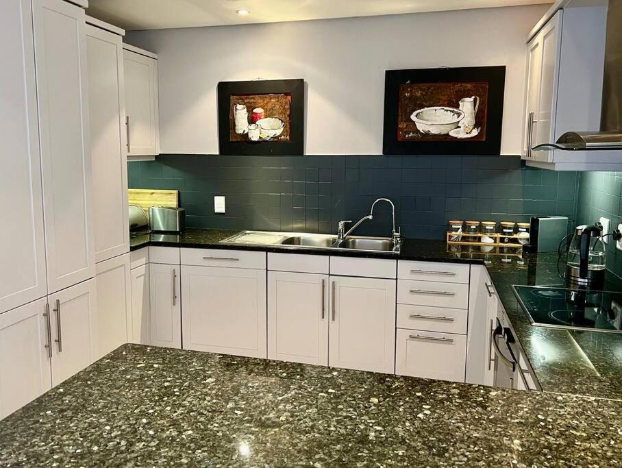 Parama 003 Secure, Luxurious Waterfront Apartment Cape Town Exterior foto